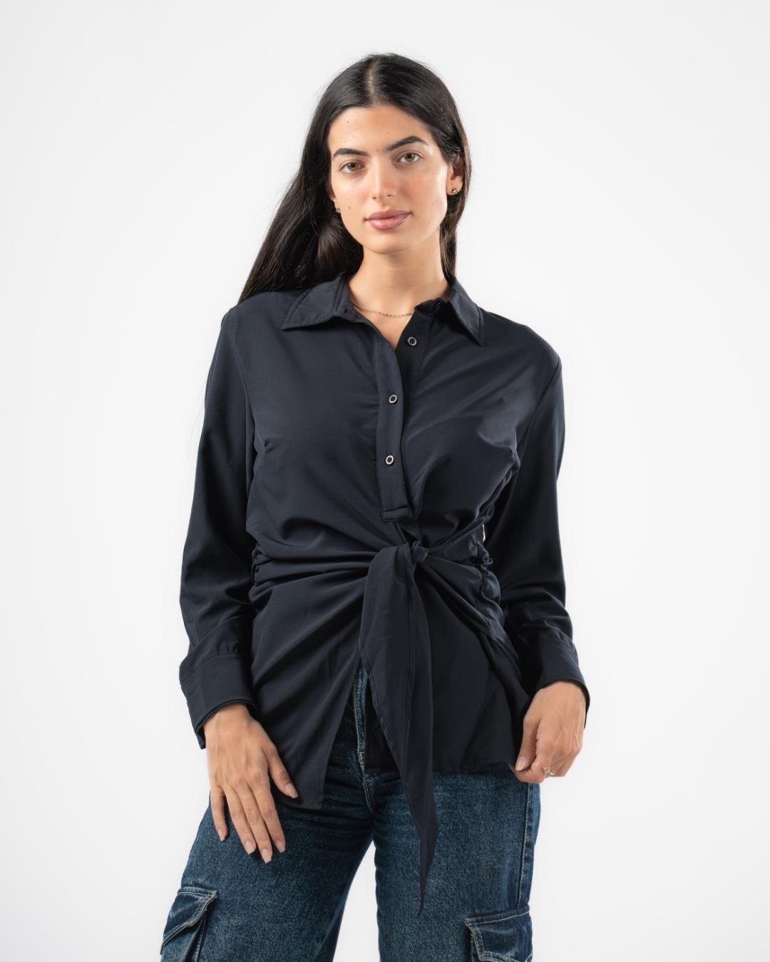 بلوزة نسائية