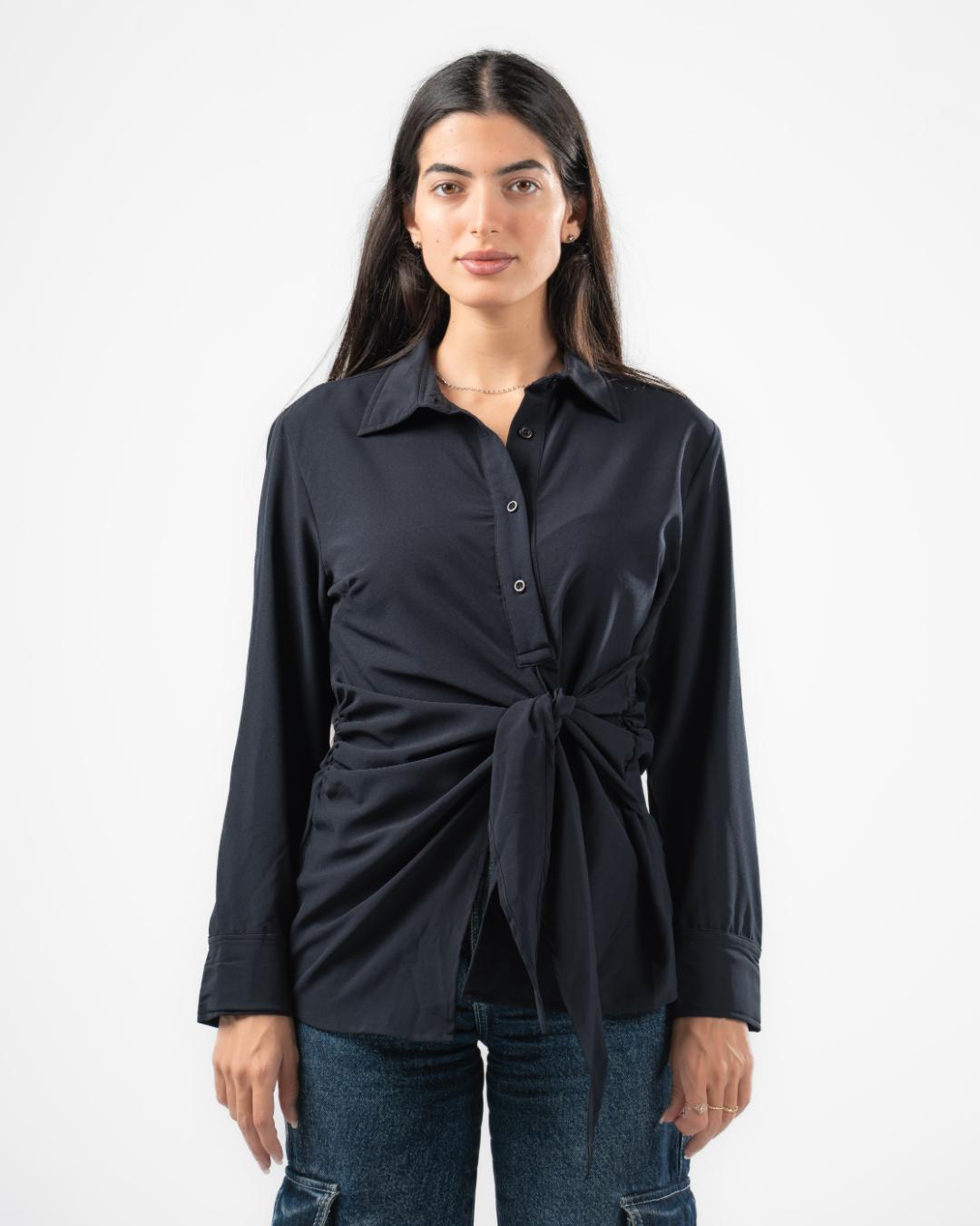 بلوزة نسائية