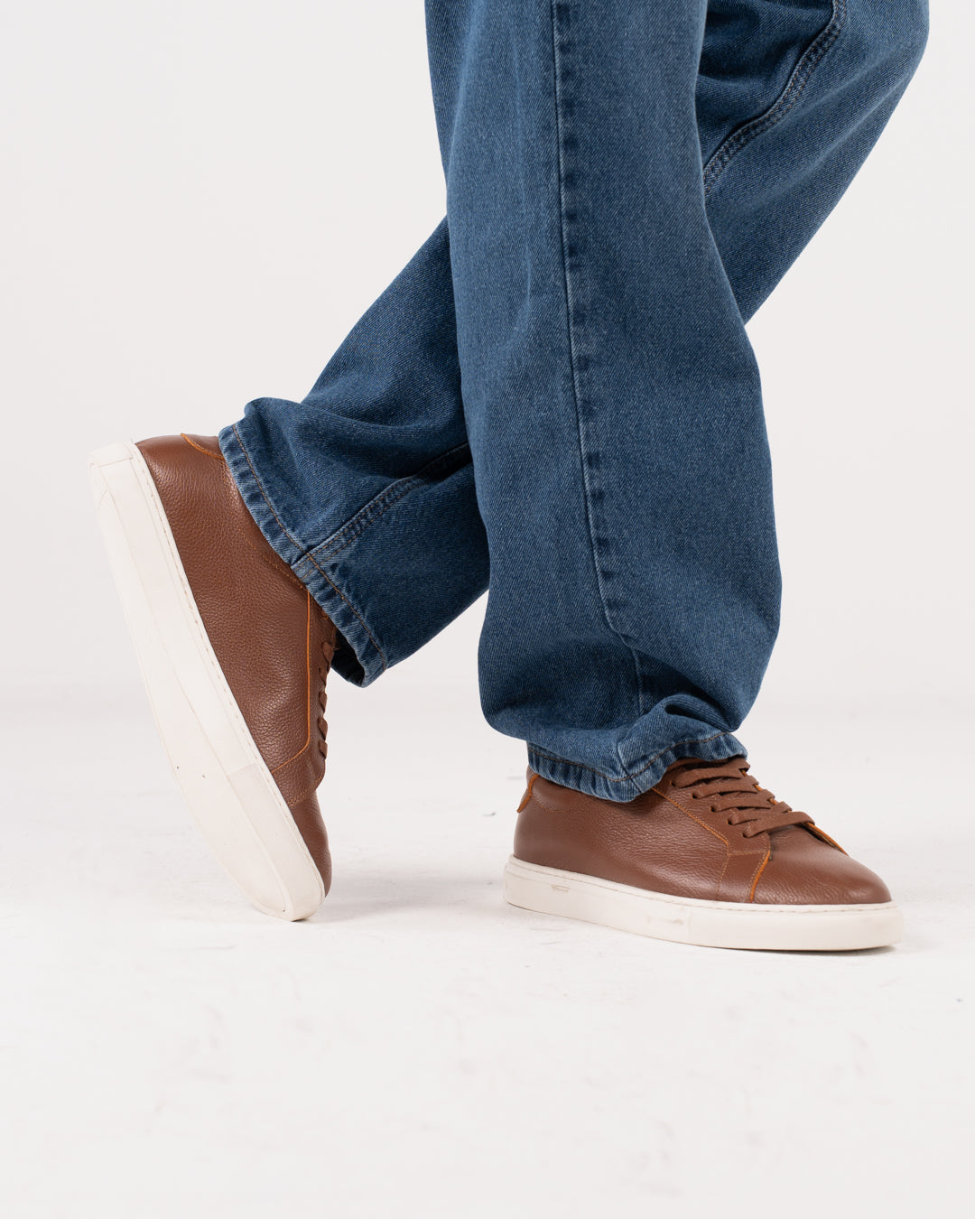 أحذية مسطحة للرجال