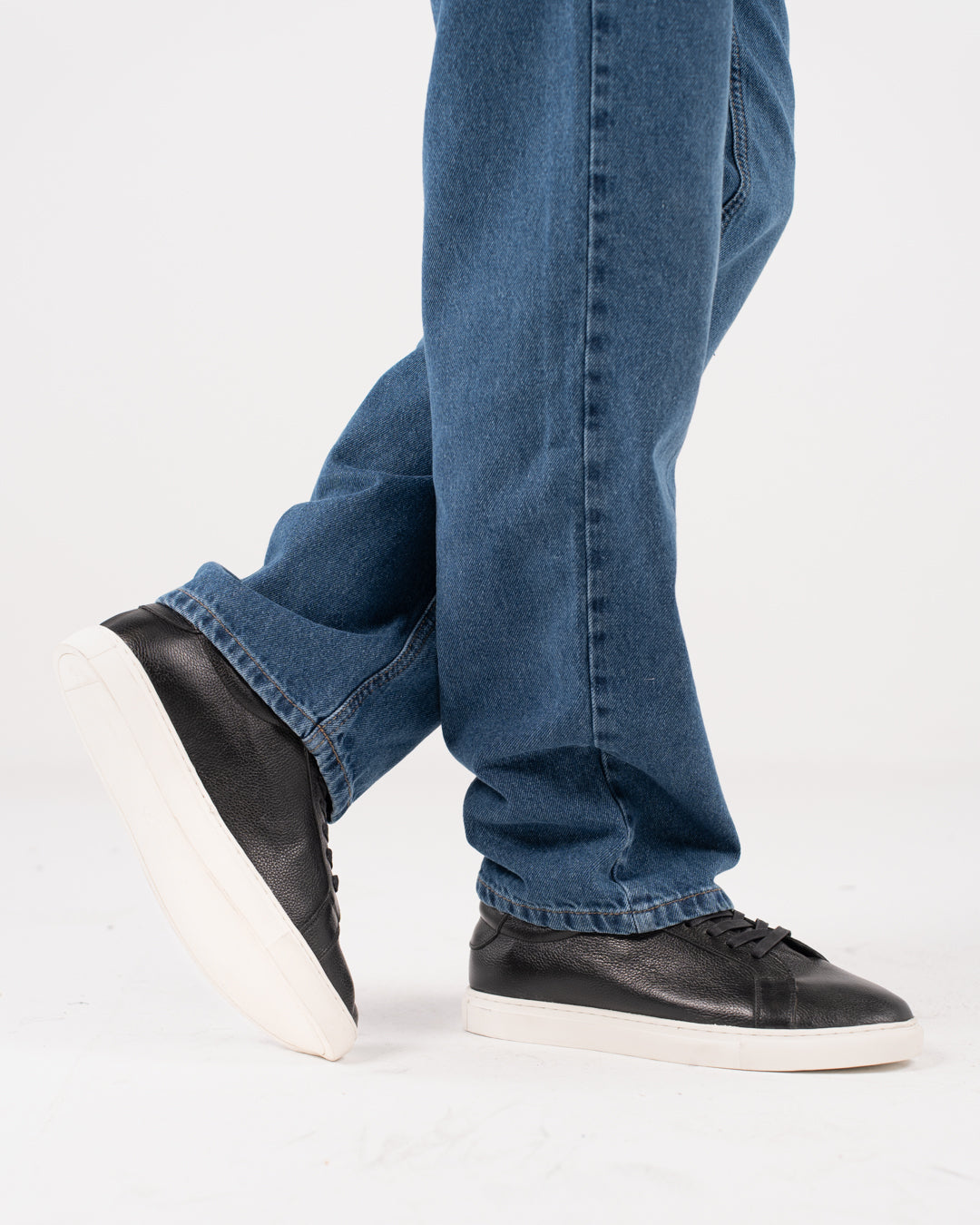 أحذية مسطحة للرجال