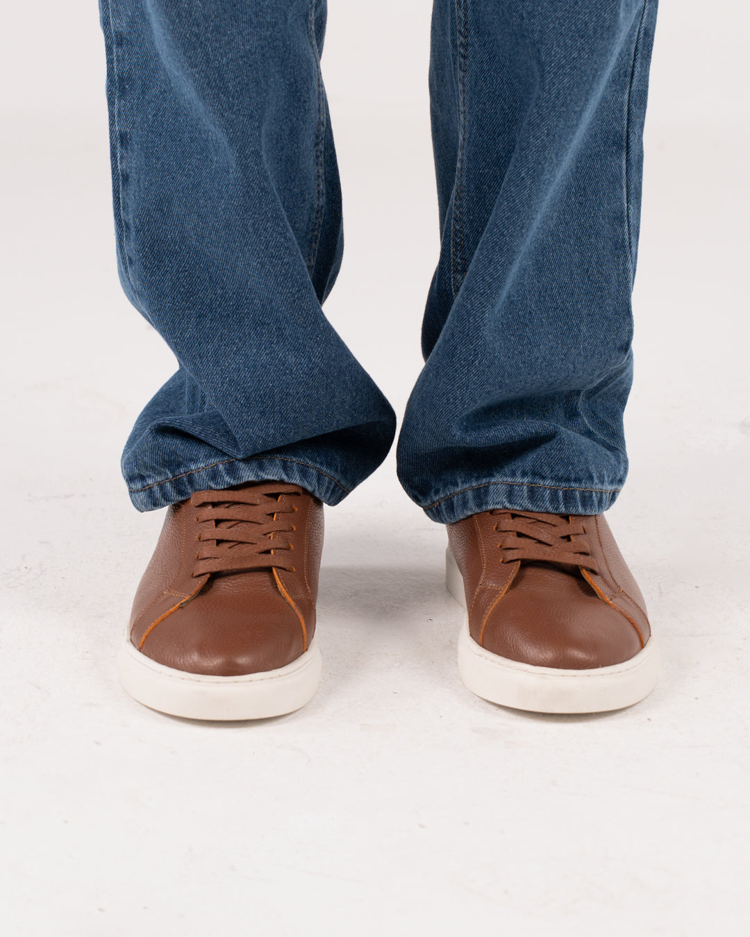 أحذية مسطحة للرجال