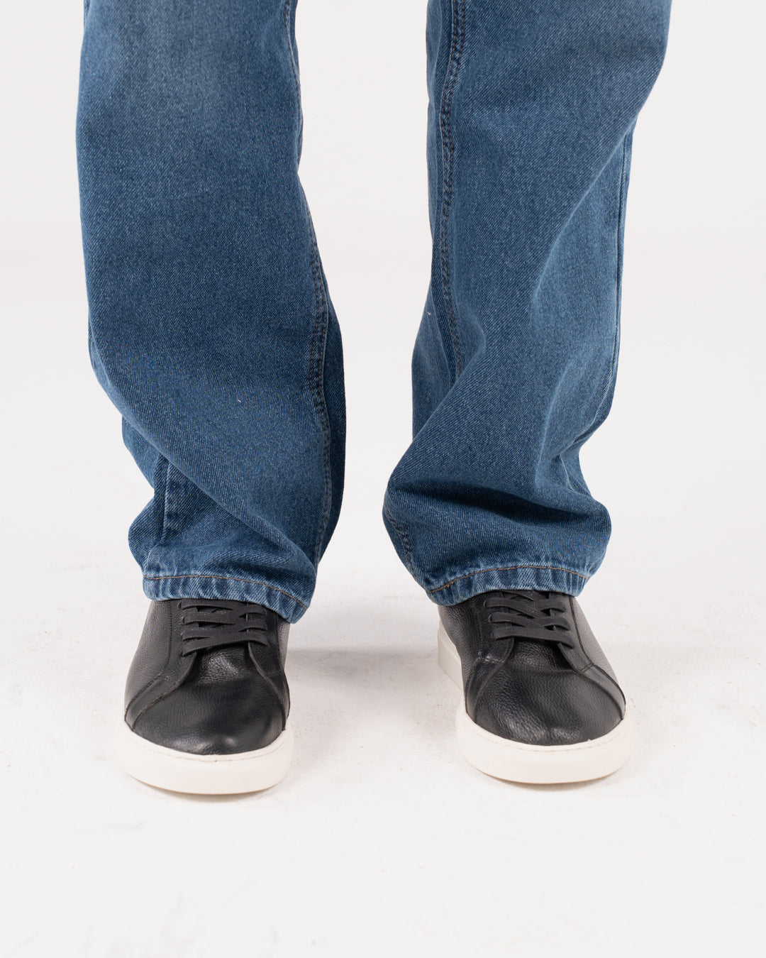 أحذية مسطحة للرجال