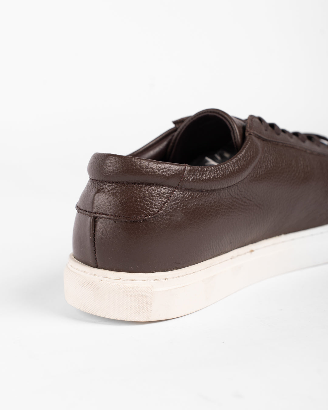 أحذية مسطحة للرجال