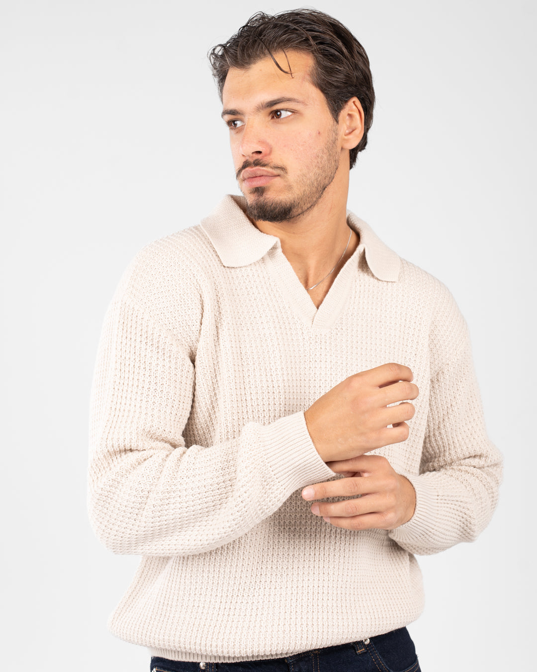 بلوفر رجالي أساسي ذو ياقة