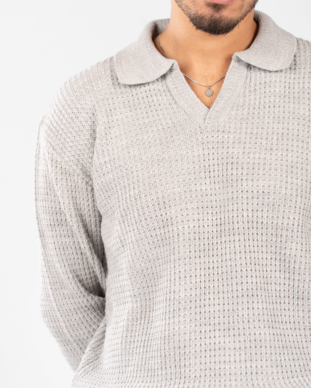 بلوفر رجالي أساسي ذو ياقة