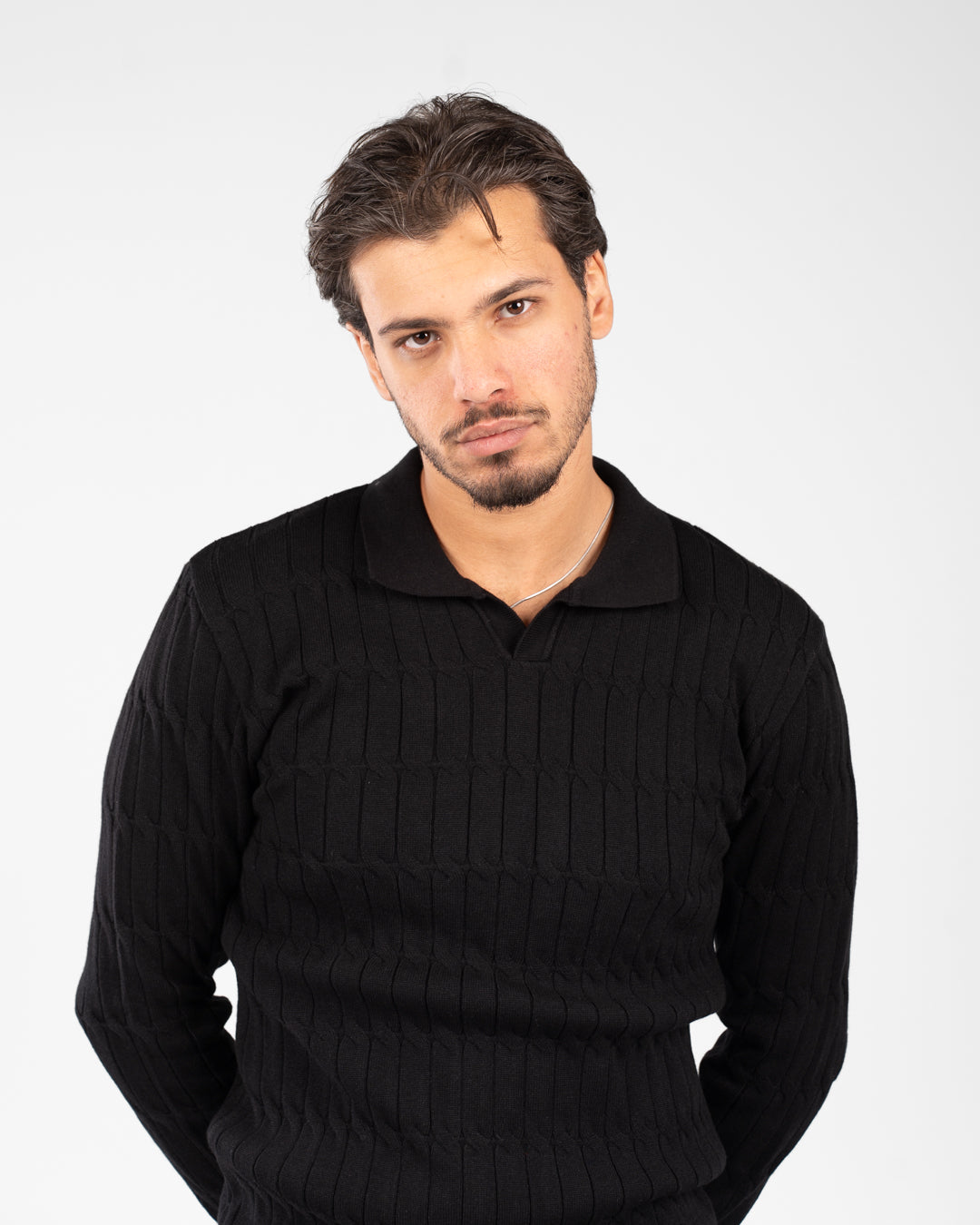 بلوفر رجالي مضفر سادة