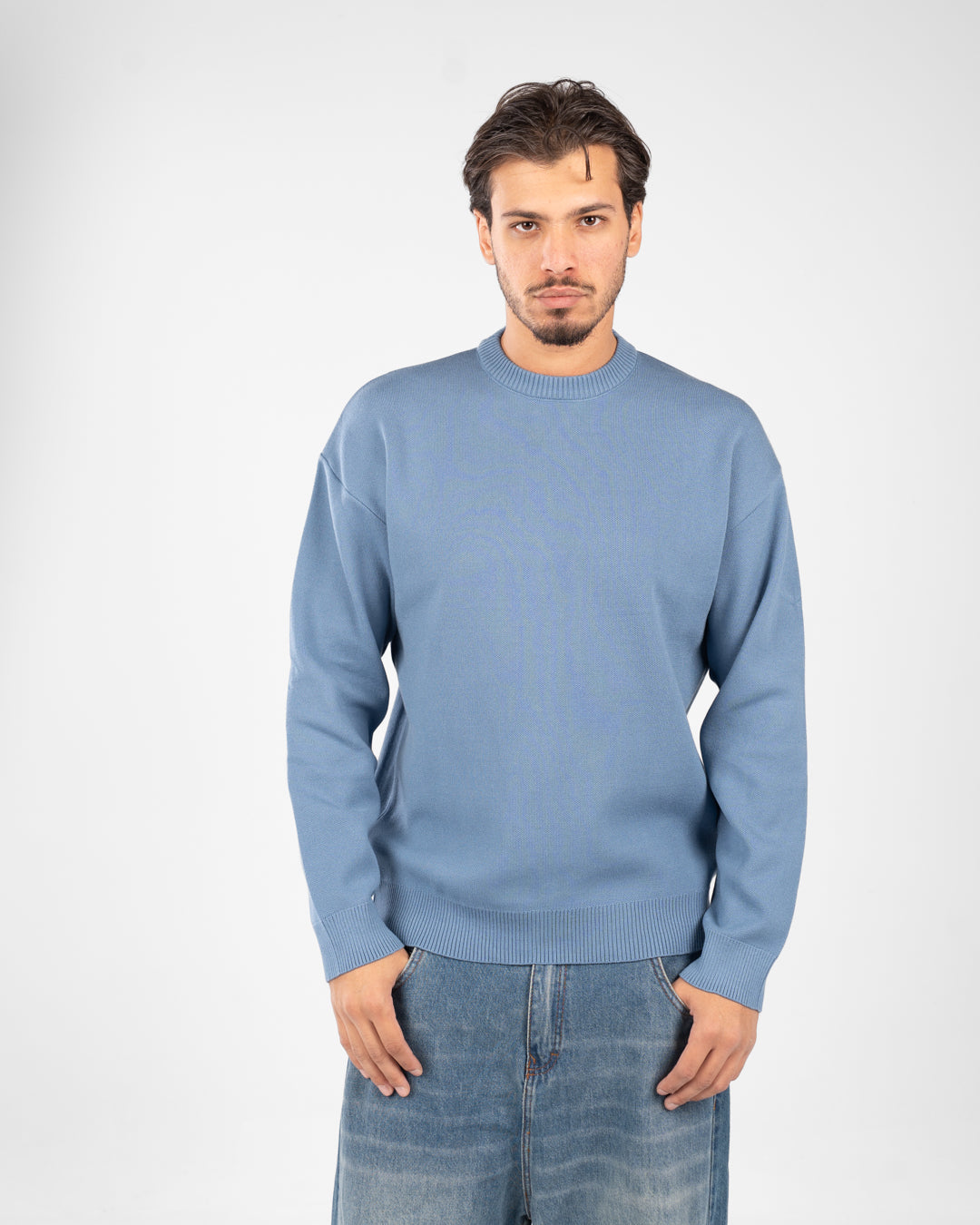 بلوفر رجالي برقبة دائرية