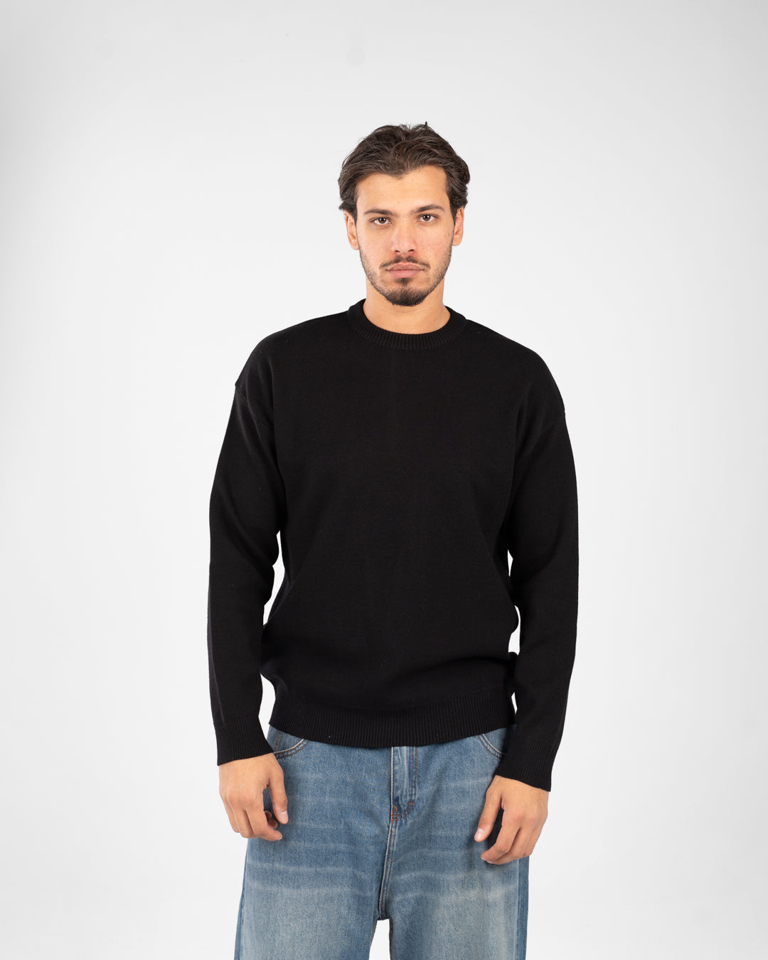 بلوفر رجالي برقبة دائرية