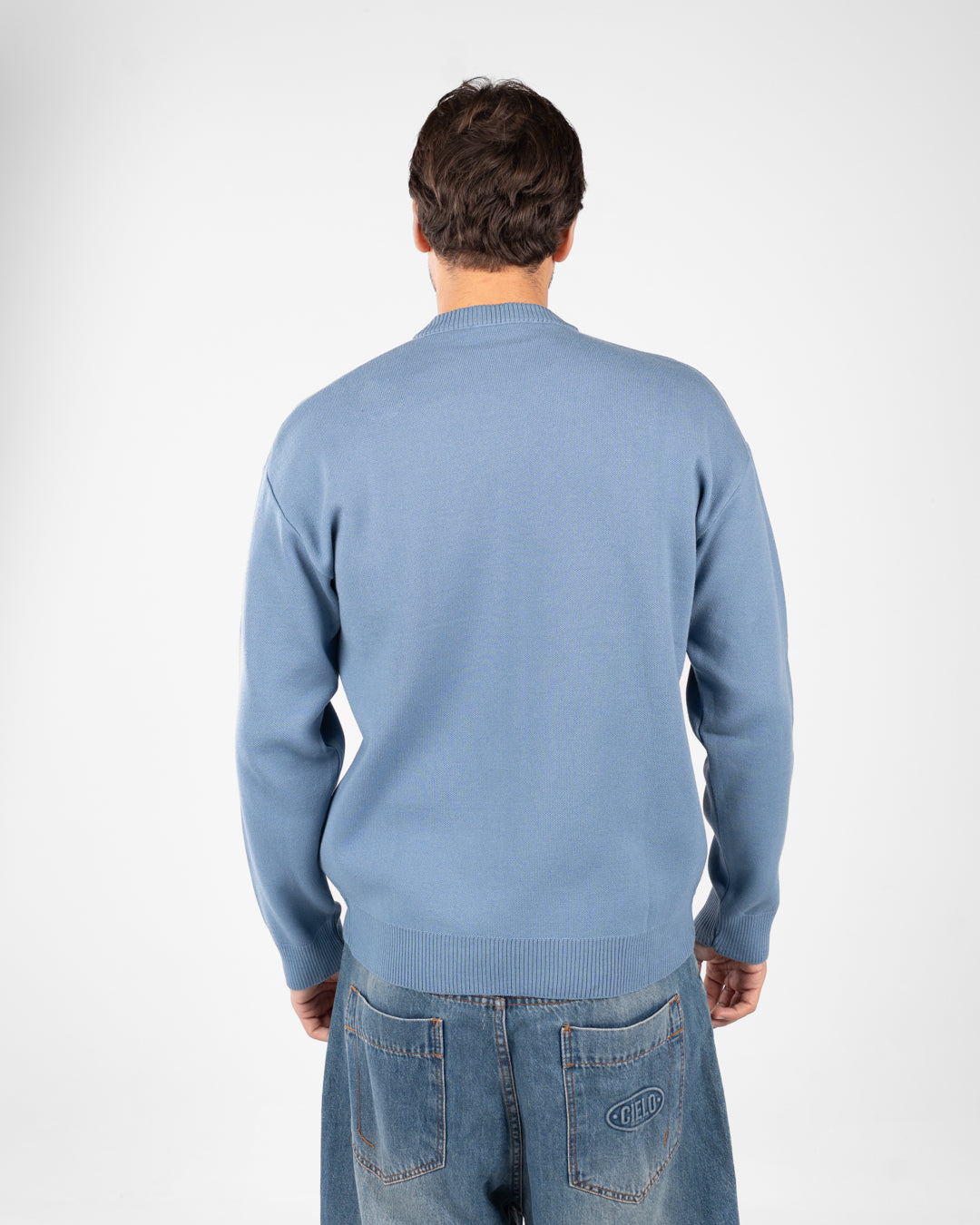 بلوفر رجالي برقبة دائرية