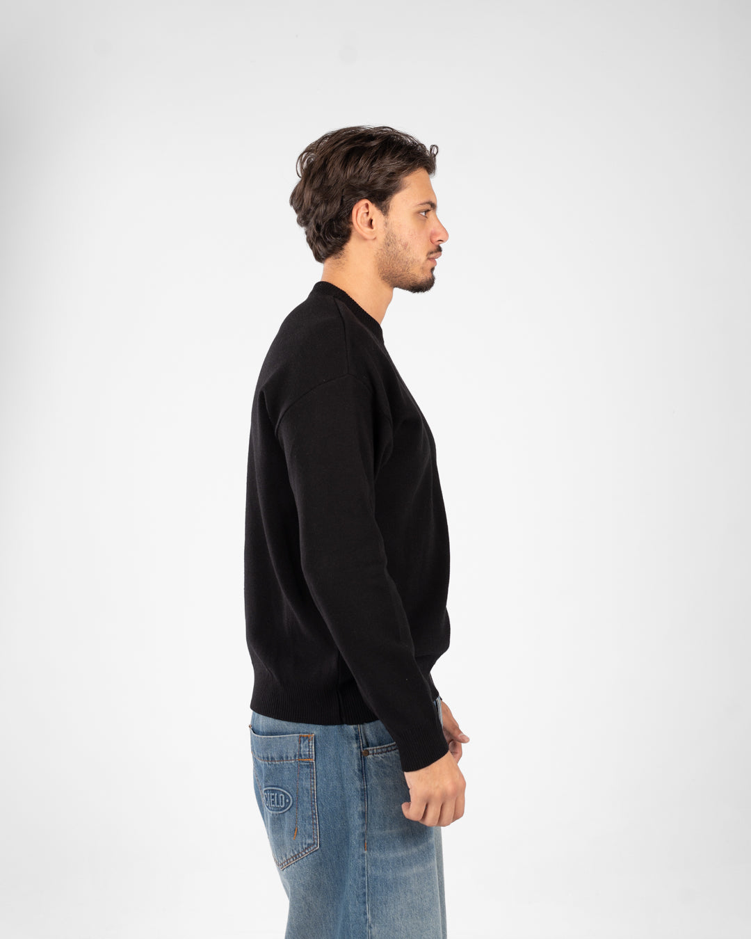 بلوفر رجالي برقبة دائرية