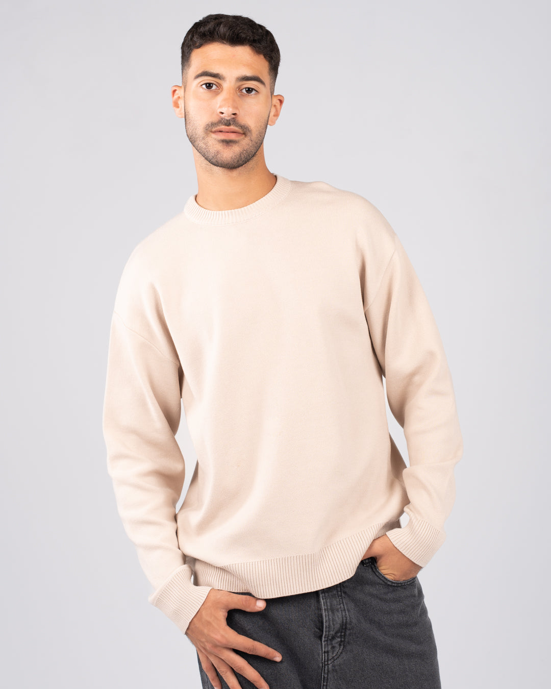 بلوفر رجالي برقبة دائرية