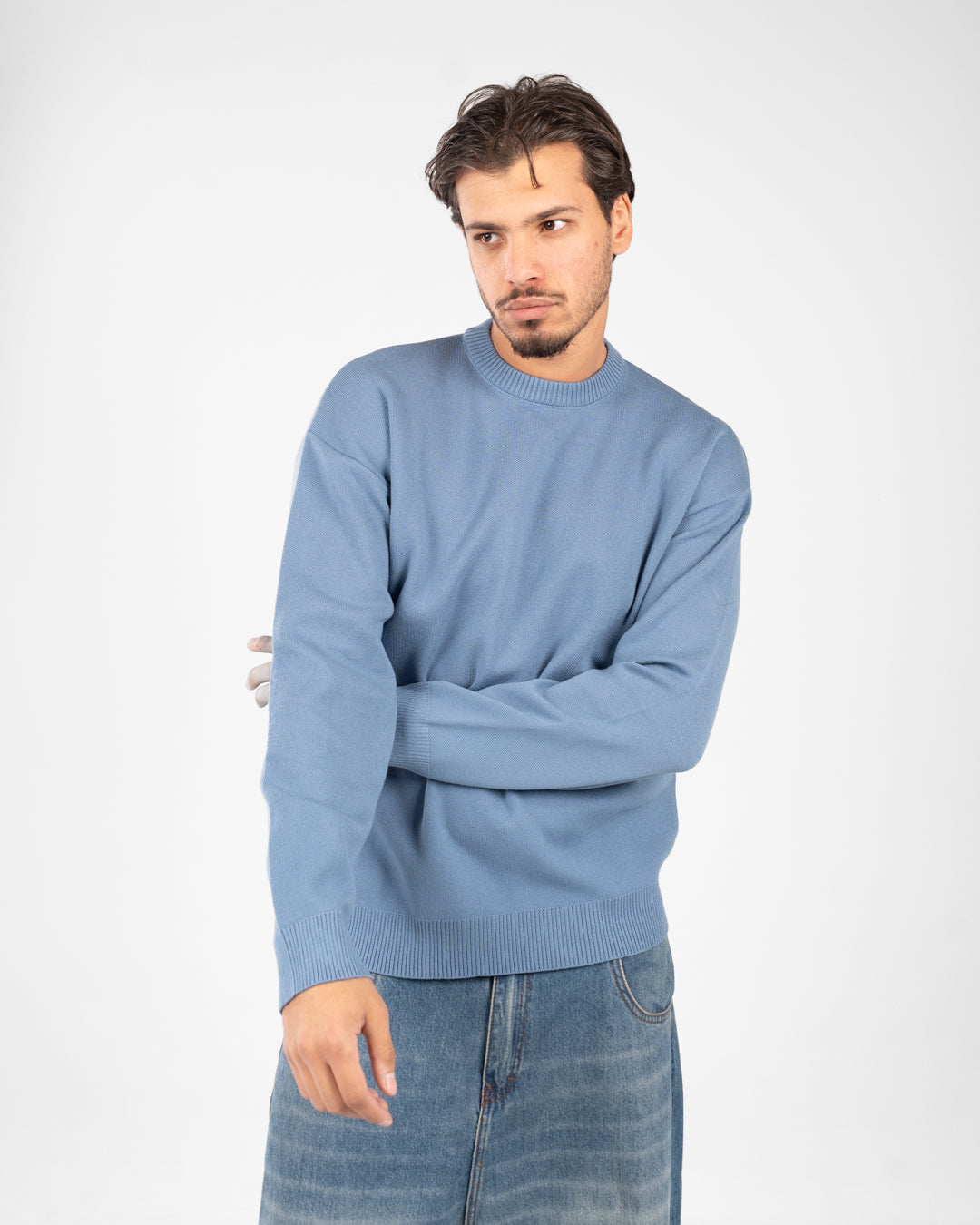 بلوفر رجالي برقبة دائرية