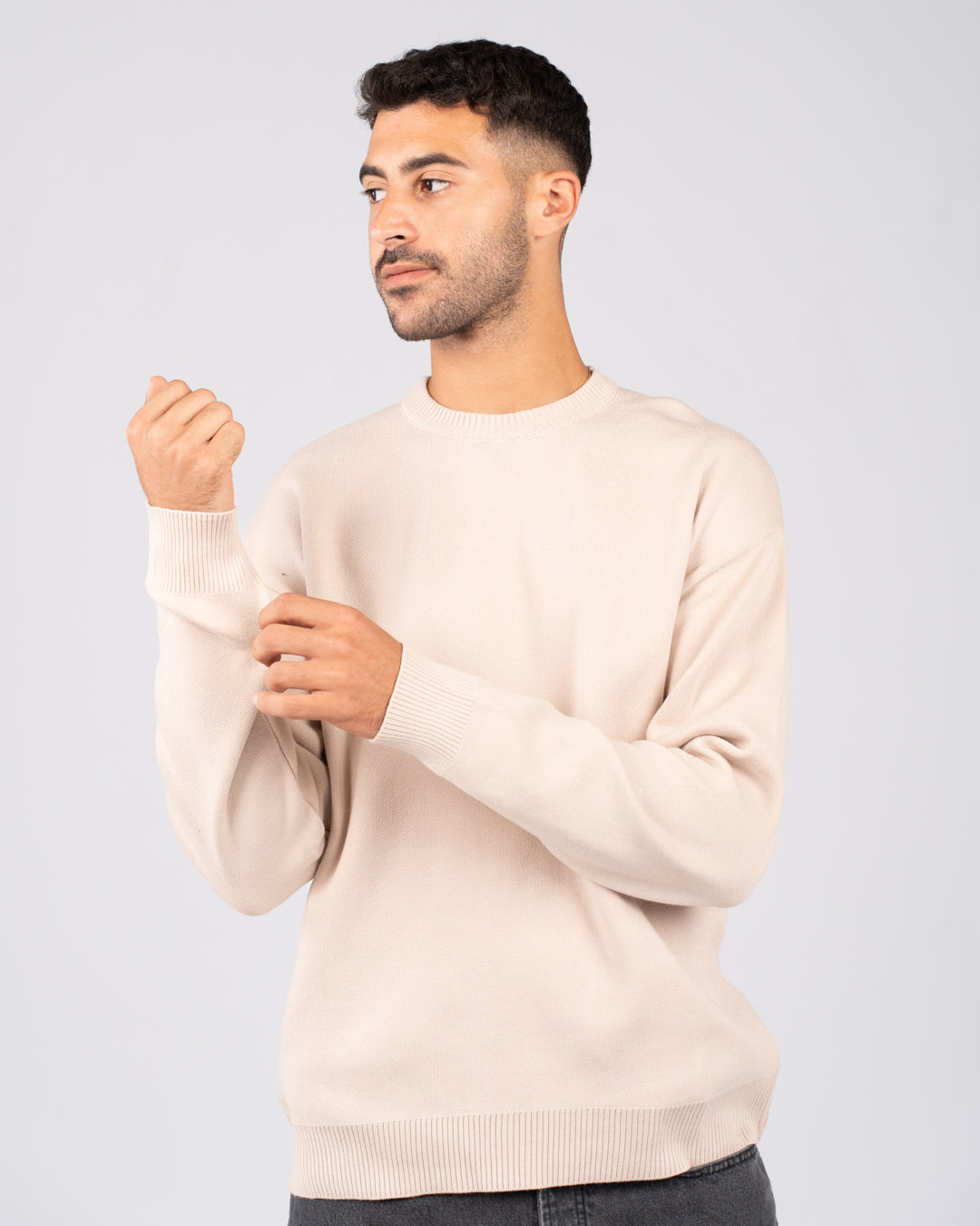 بلوفر رجالي برقبة دائرية