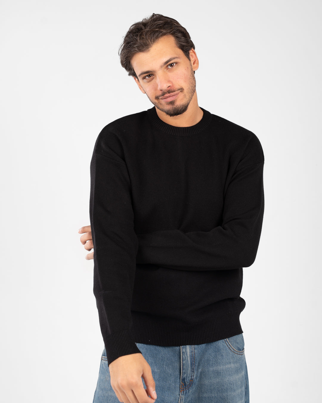 بلوفر رجالي برقبة دائرية