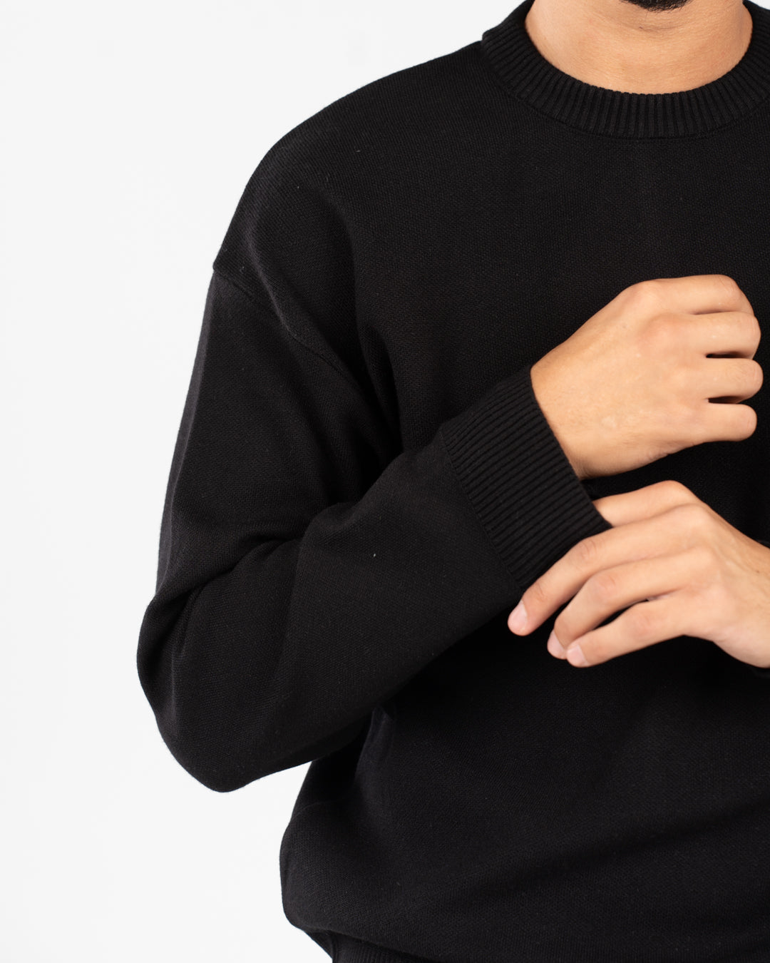 بلوفر رجالي برقبة دائرية