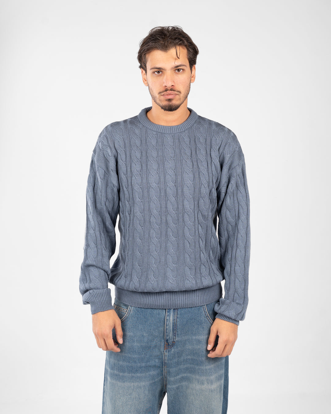 سترة رجالية مضفرة برقبة دائرية