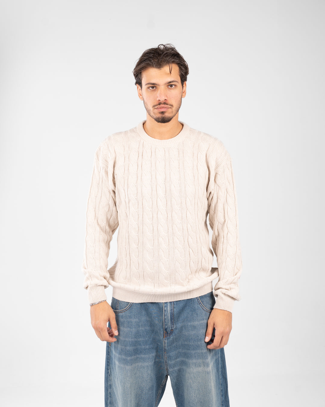 سترة رجالية مضفرة برقبة دائرية