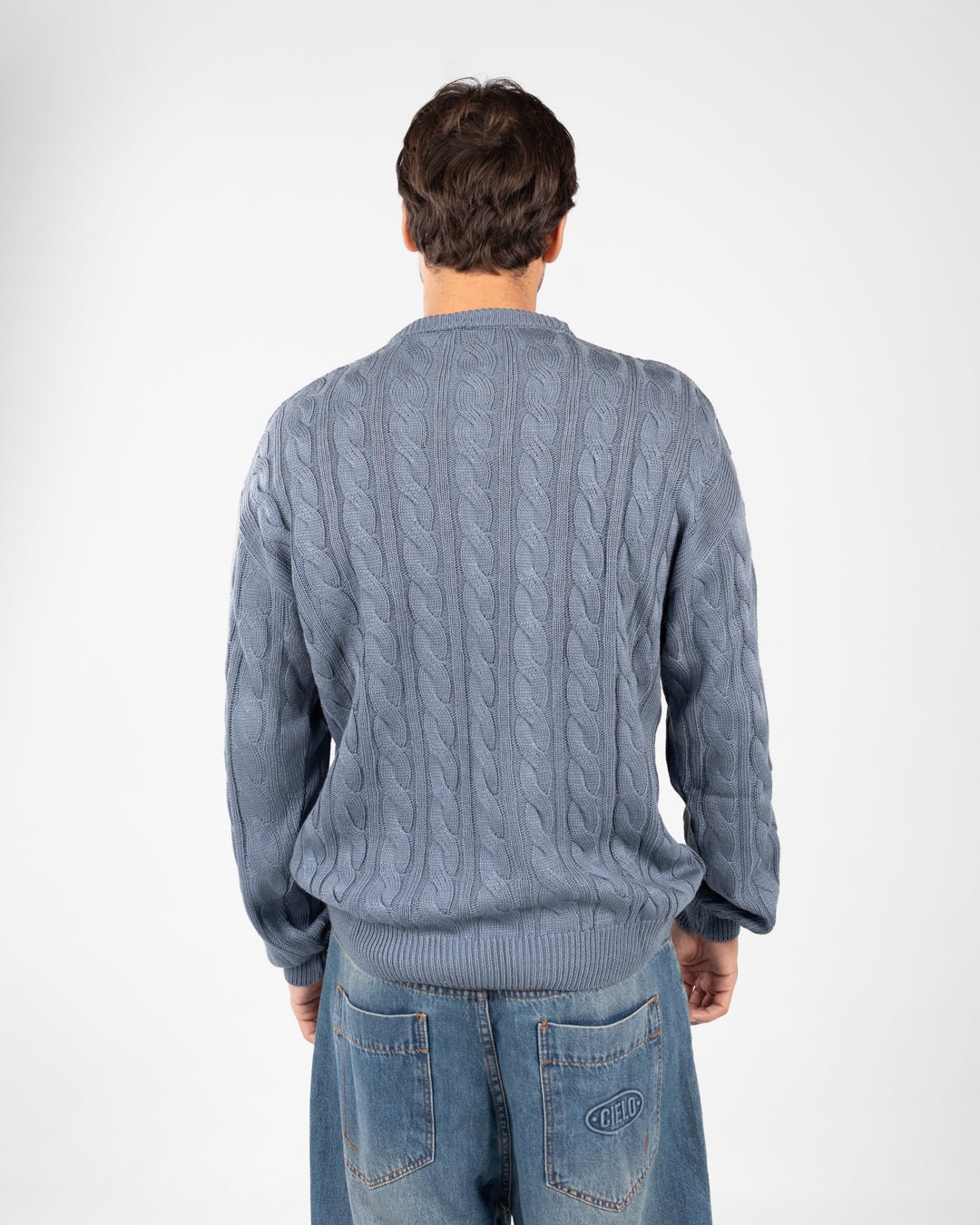 سترة رجالية مضفرة برقبة دائرية