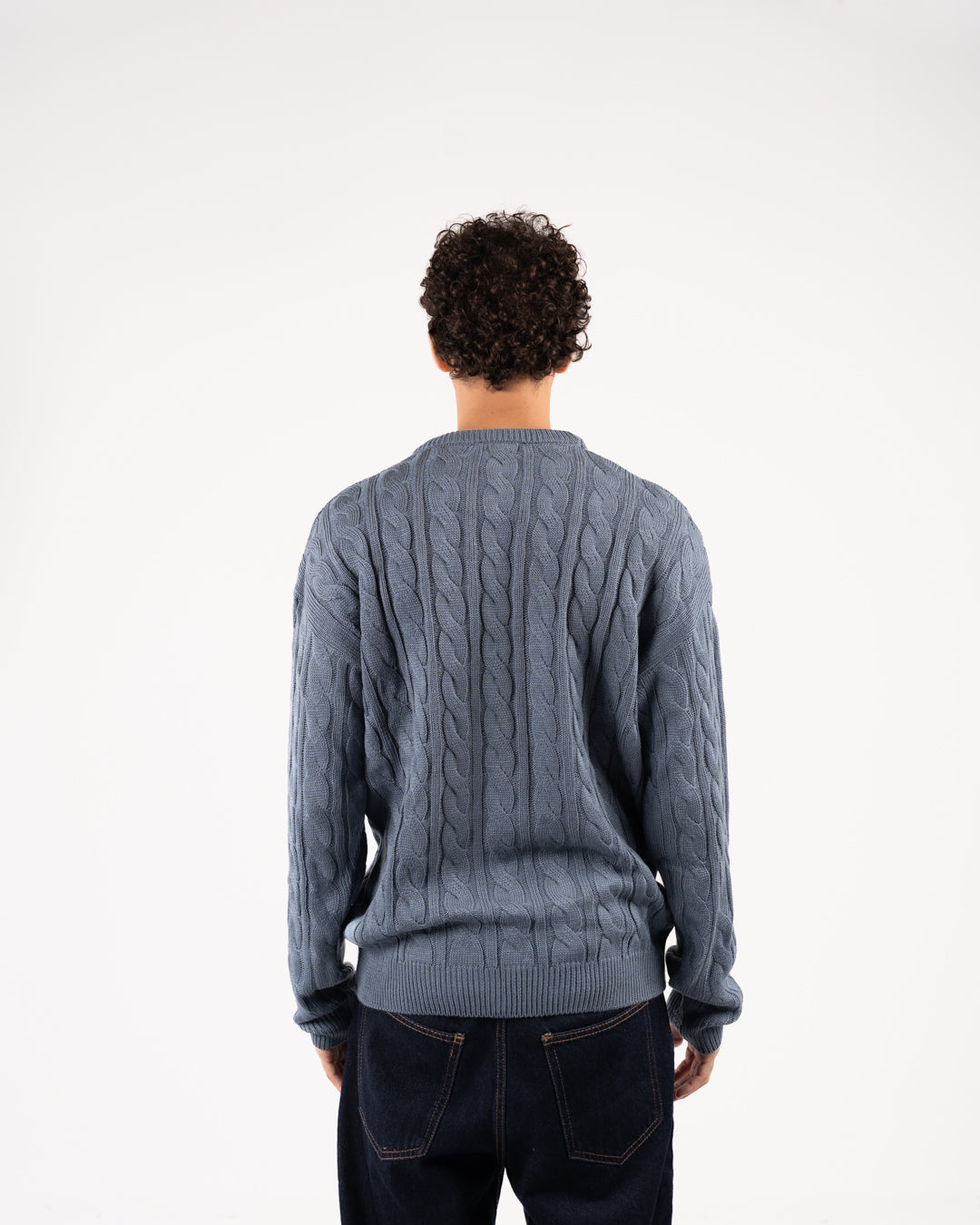 سترة رجالية مضفرة برقبة دائرية