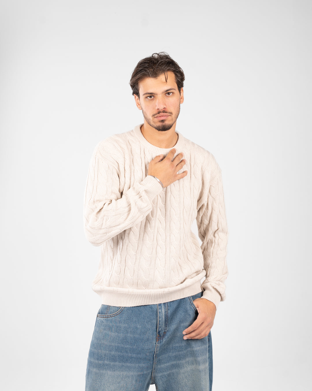 سترة رجالية مضفرة برقبة دائرية