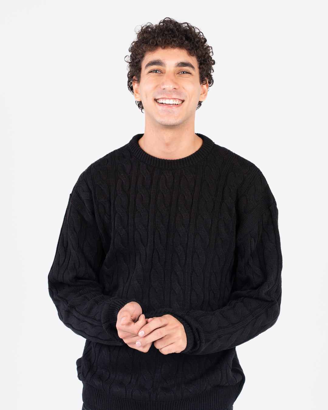 سترة رجالية مضفرة برقبة دائرية