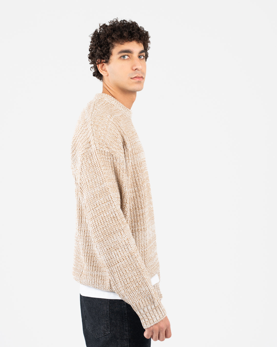 سترة رجالية محبوكة برقبة دائرية