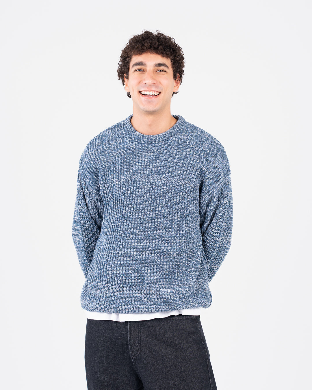 سترة رجالية محبوكة برقبة دائرية