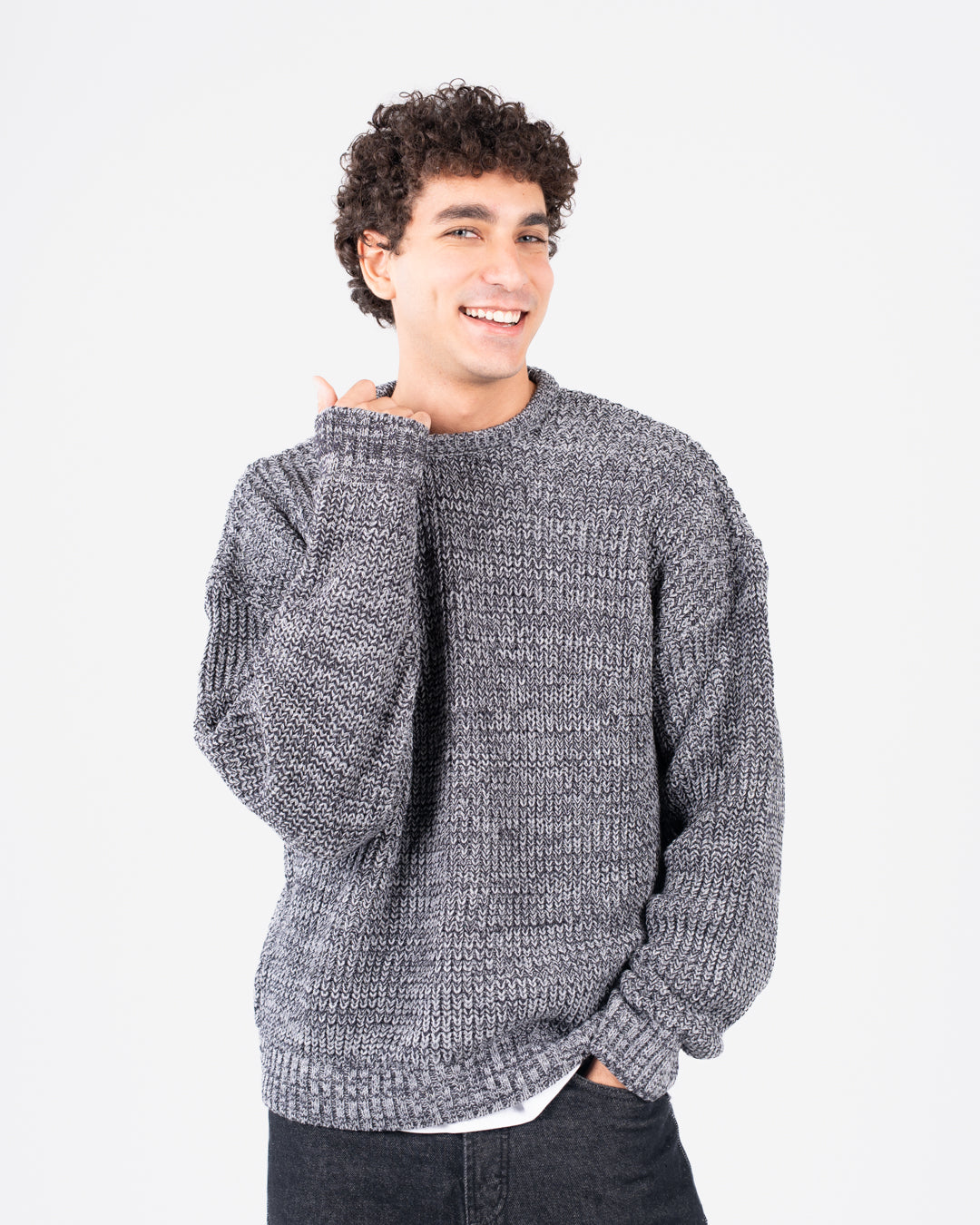 سترة رجالية محبوكة برقبة دائرية