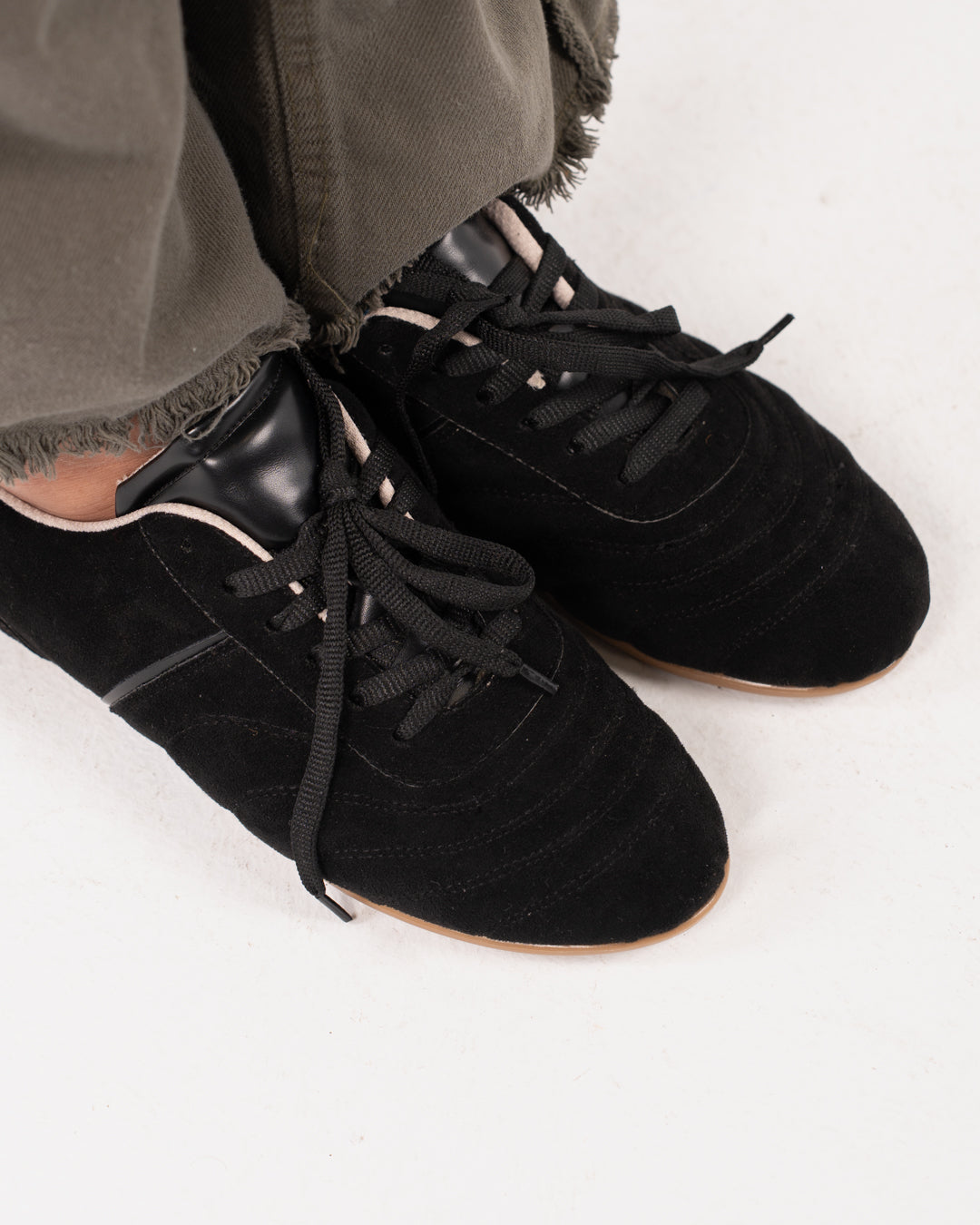 جزمة حريمي بسيطة