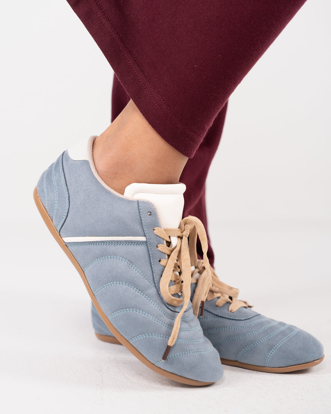 جزمة حريمي بسيطة