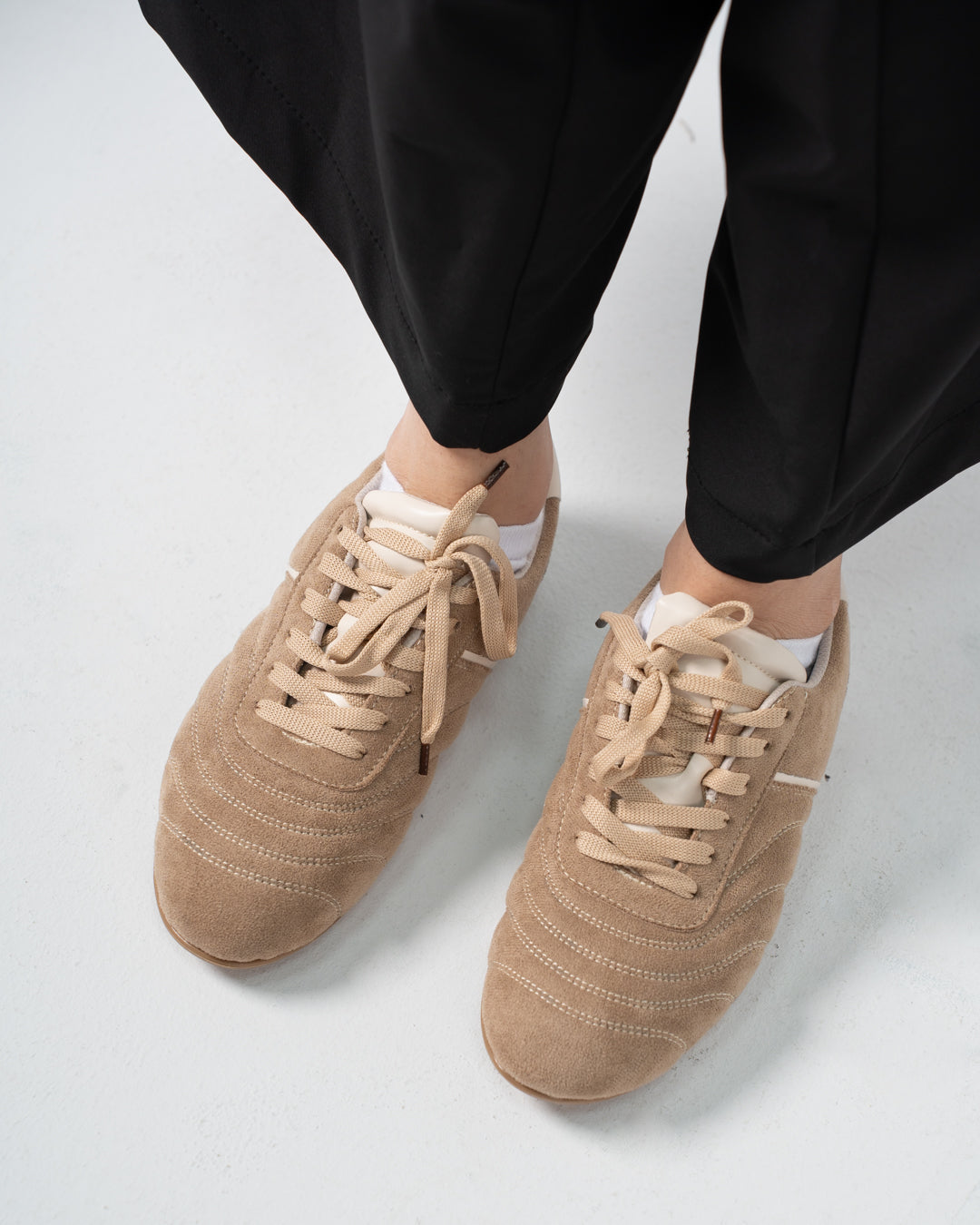 جزمة حريمي بسيطة