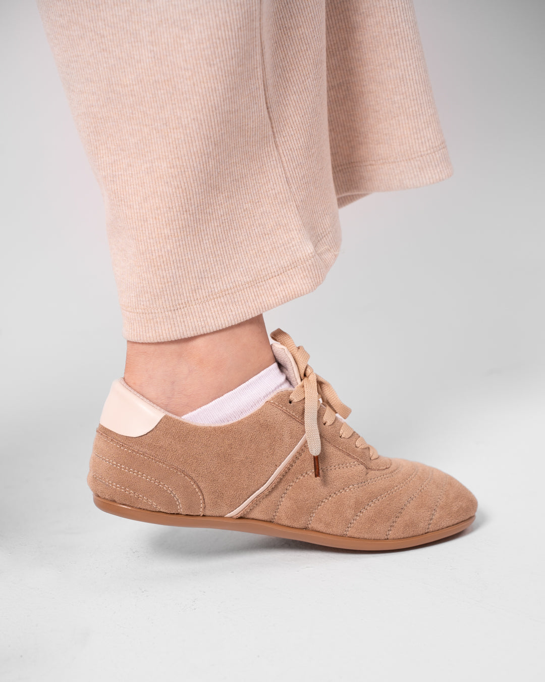 جزمة حريمي بسيطة