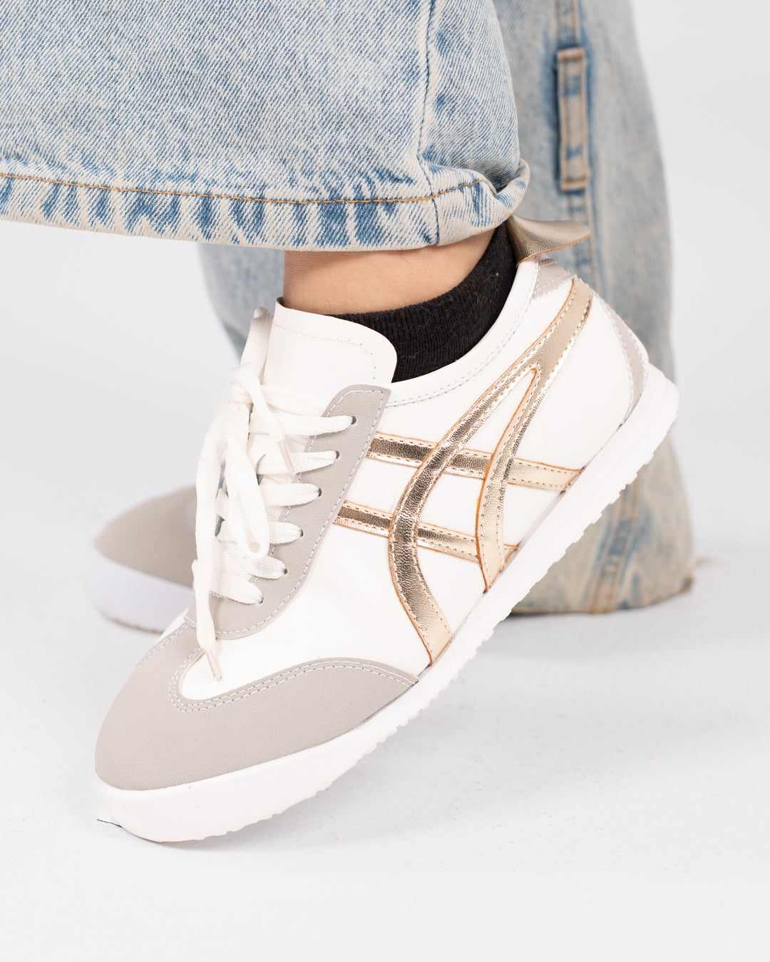 سنيكرز حريمي فلات مريحة