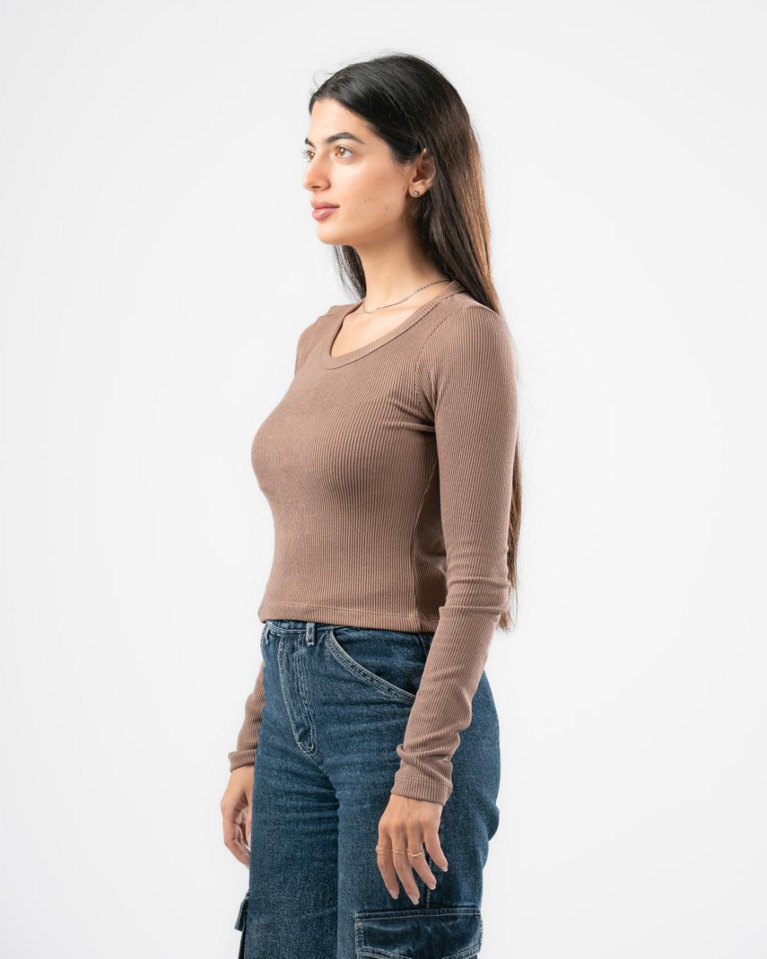 توب حريمي بأكمام طويلة