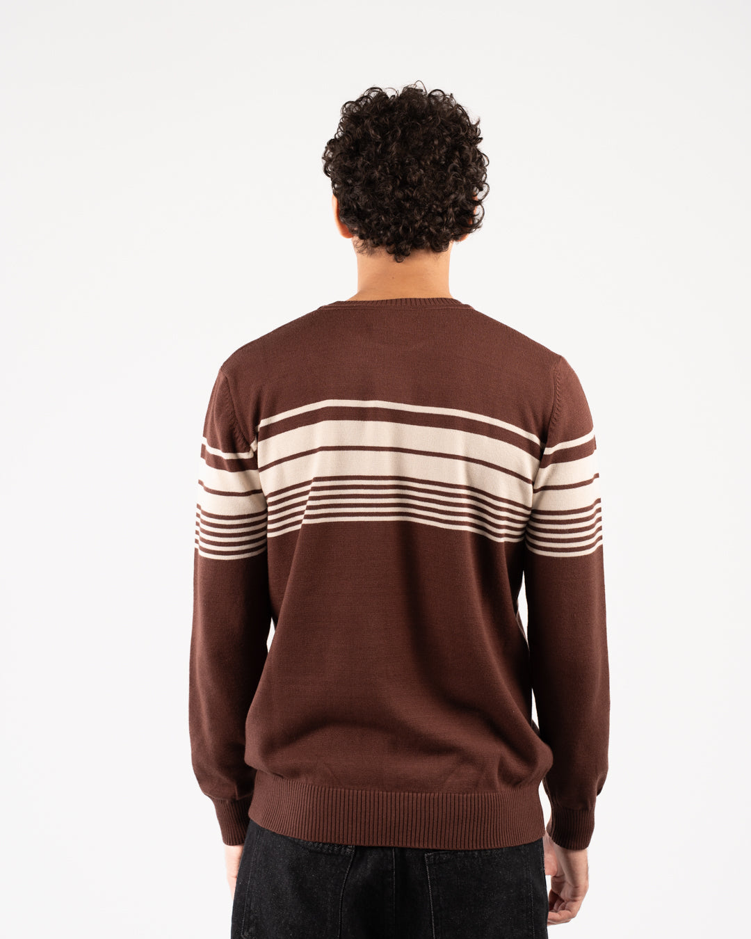 بلوفر رجالي برقبة دائرية