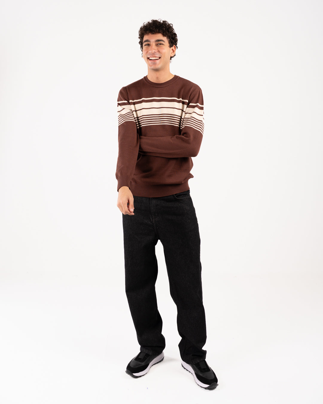 بلوفر رجالي برقبة دائرية