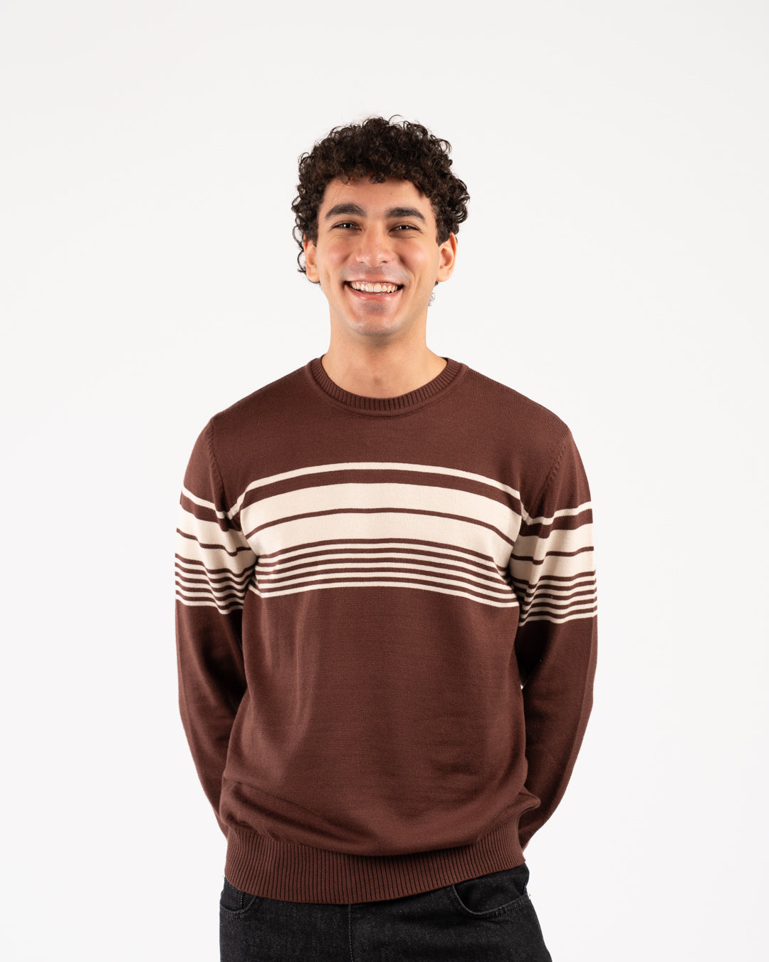 بلوفر رجالي برقبة دائرية