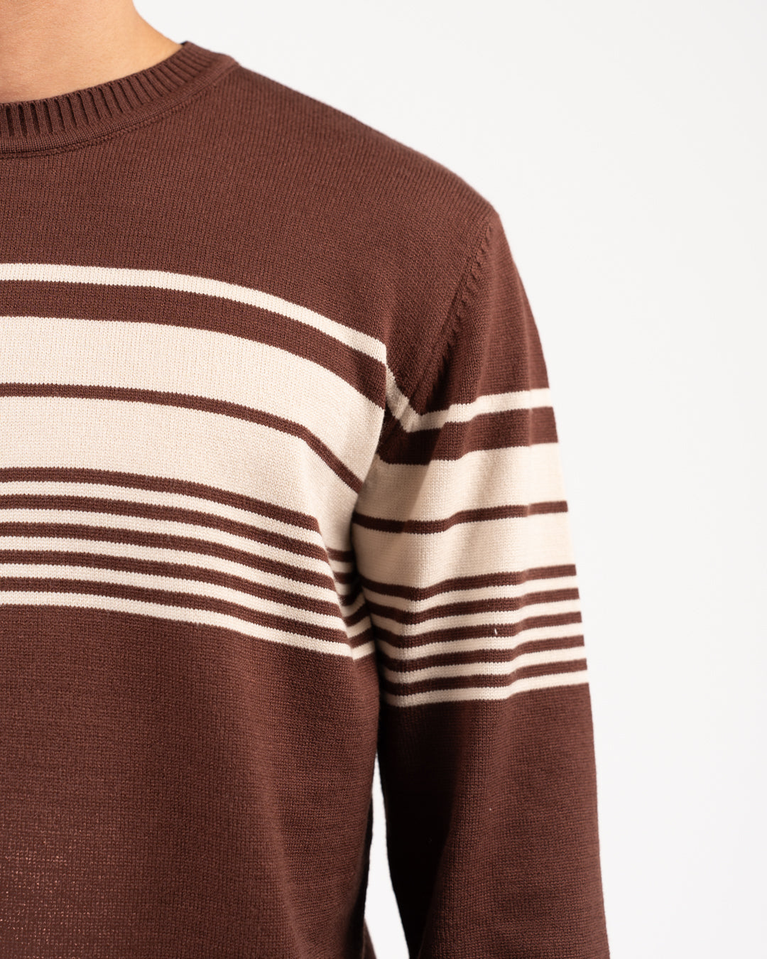 بلوفر رجالي برقبة دائرية