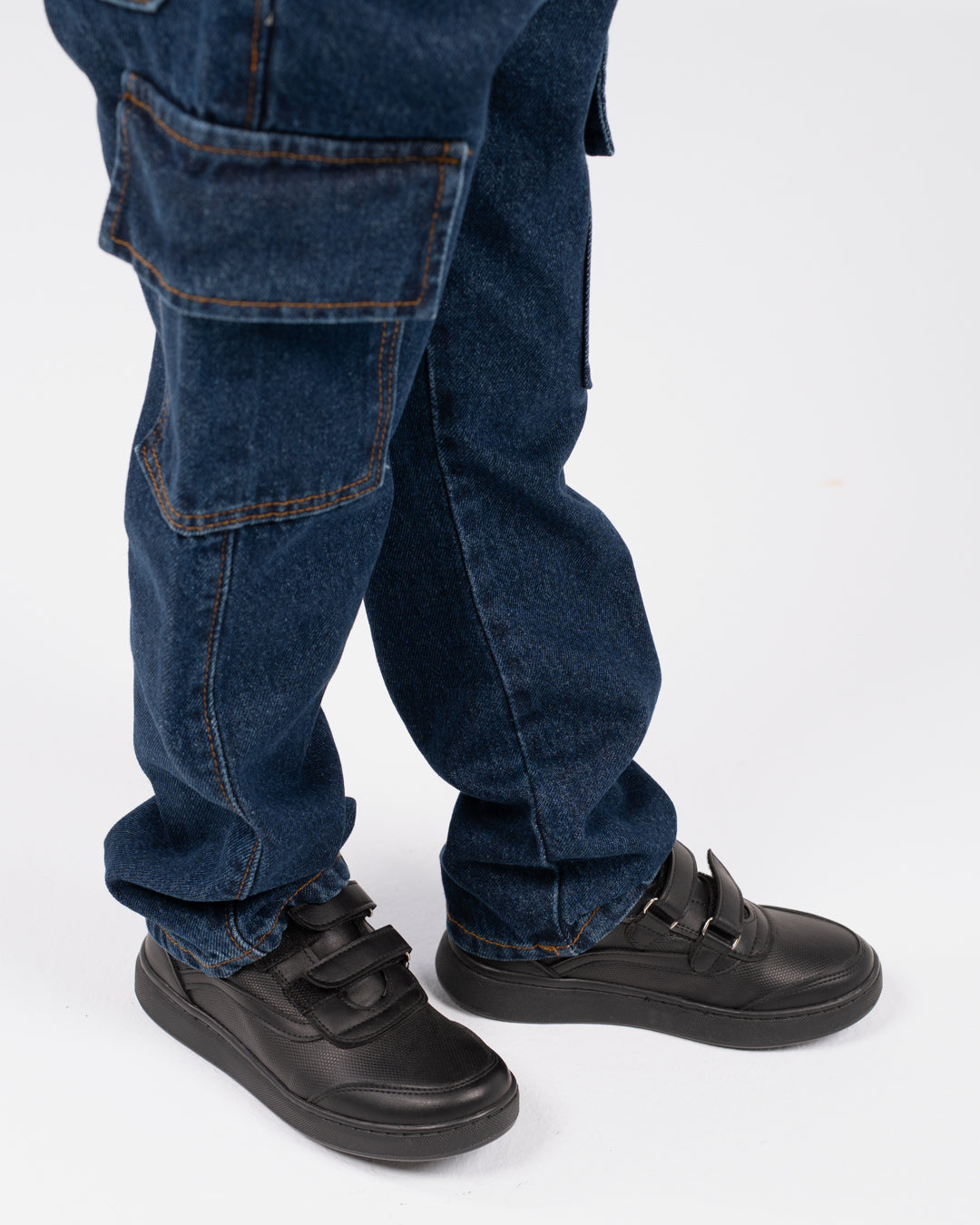 حذاء أولادي رياضي