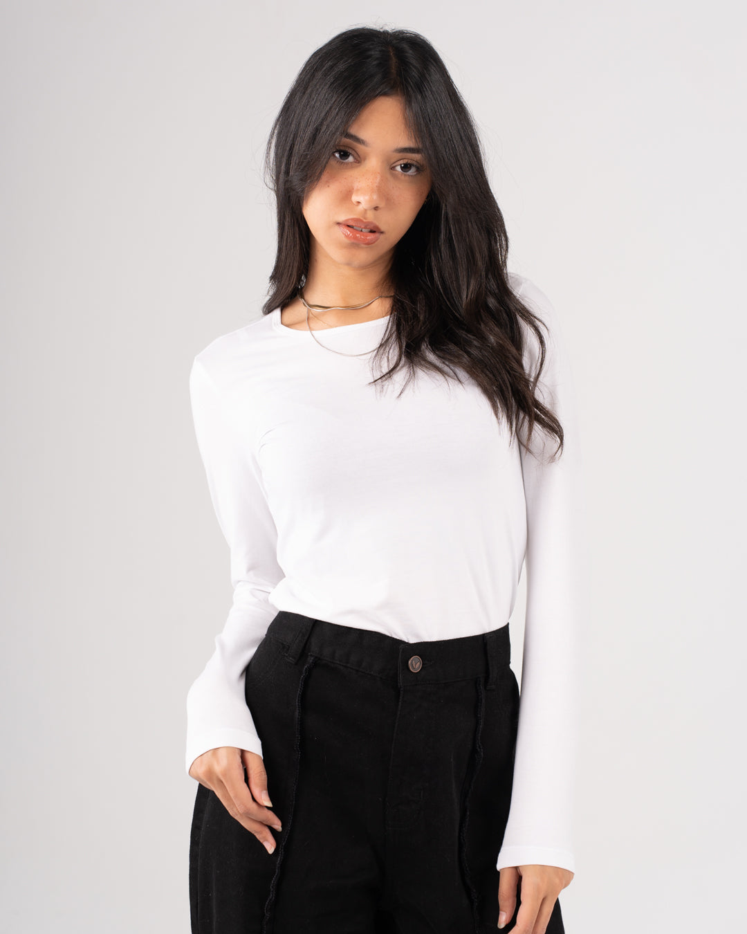 بلوزة نسائية سادة