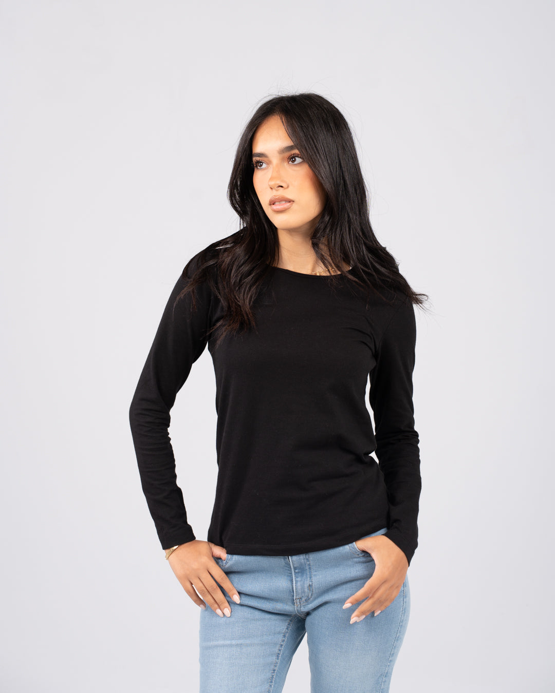 بلوزة نسائية سادة