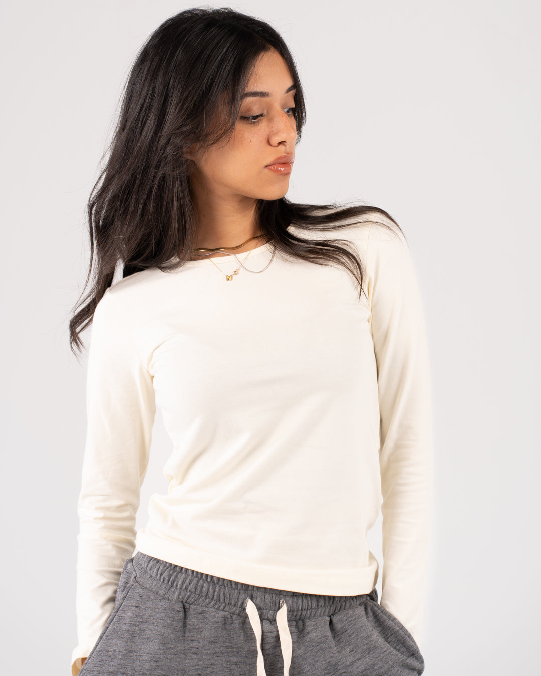 بلوزة نسائية سادة