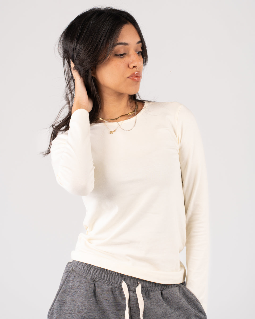 بلوزة نسائية سادة