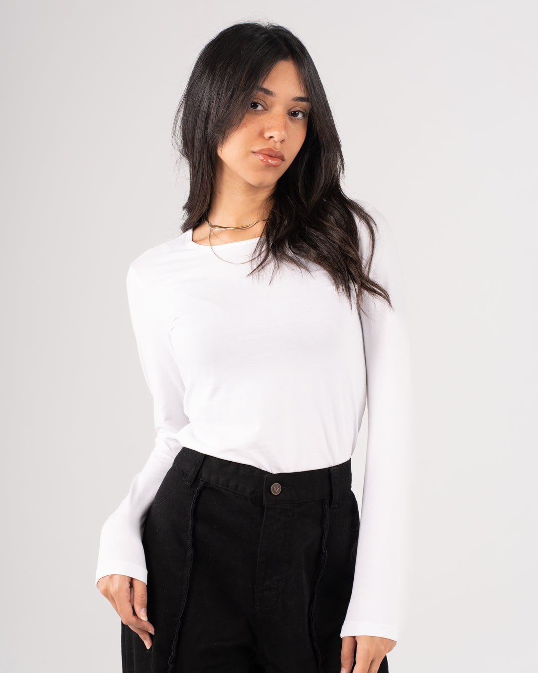 بلوزة نسائية سادة