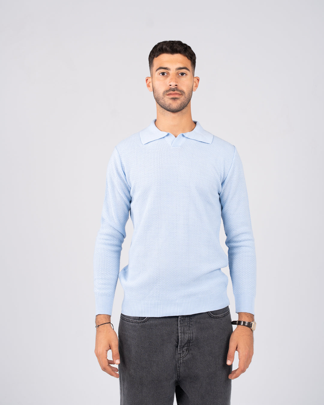 بلوفر رجالي أساسي بياقة