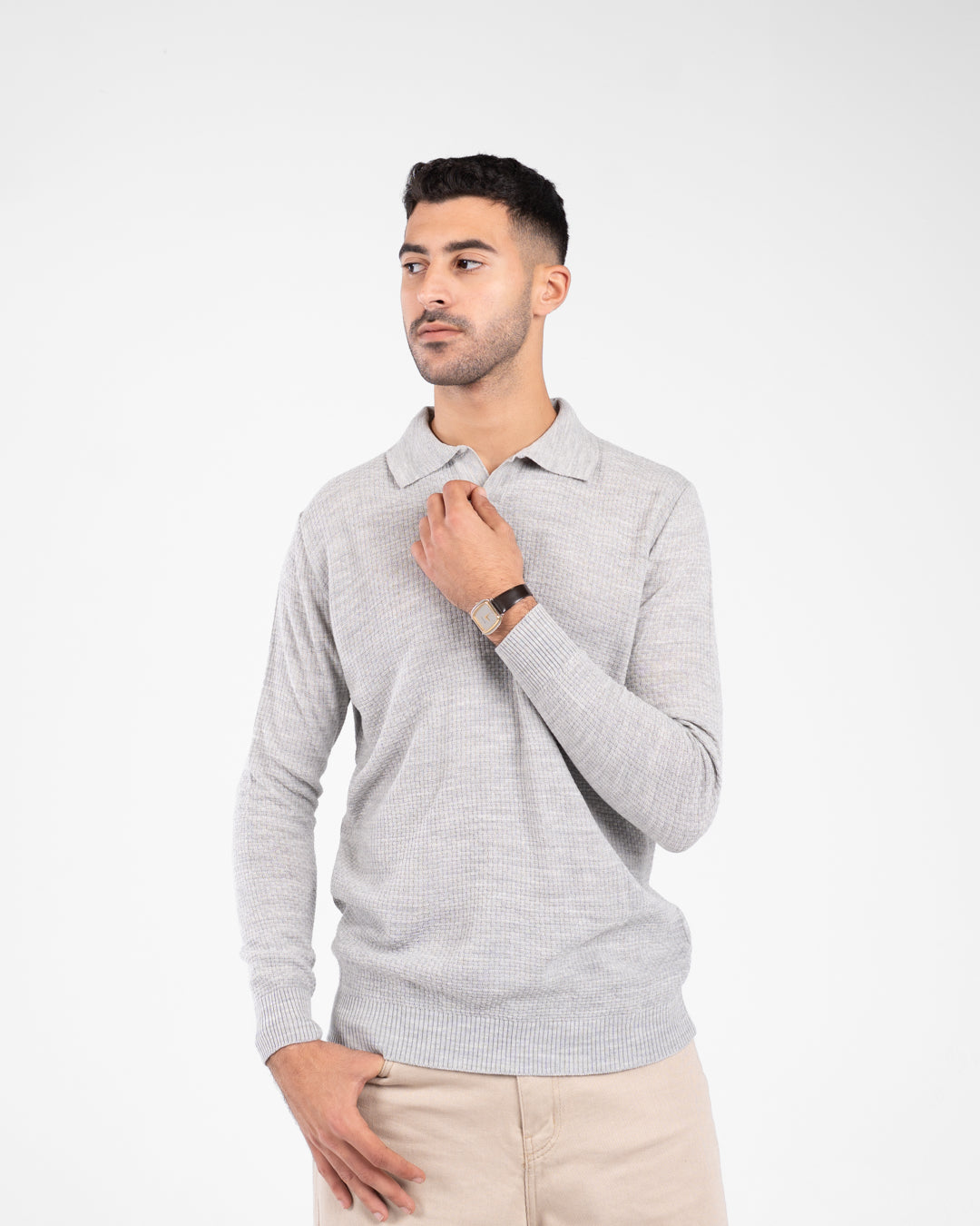 بلوفر رجالي أساسي بياقة