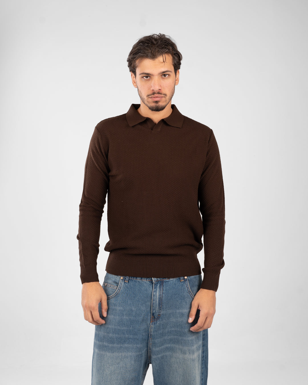 بلوفر رجالي أساسي بياقة