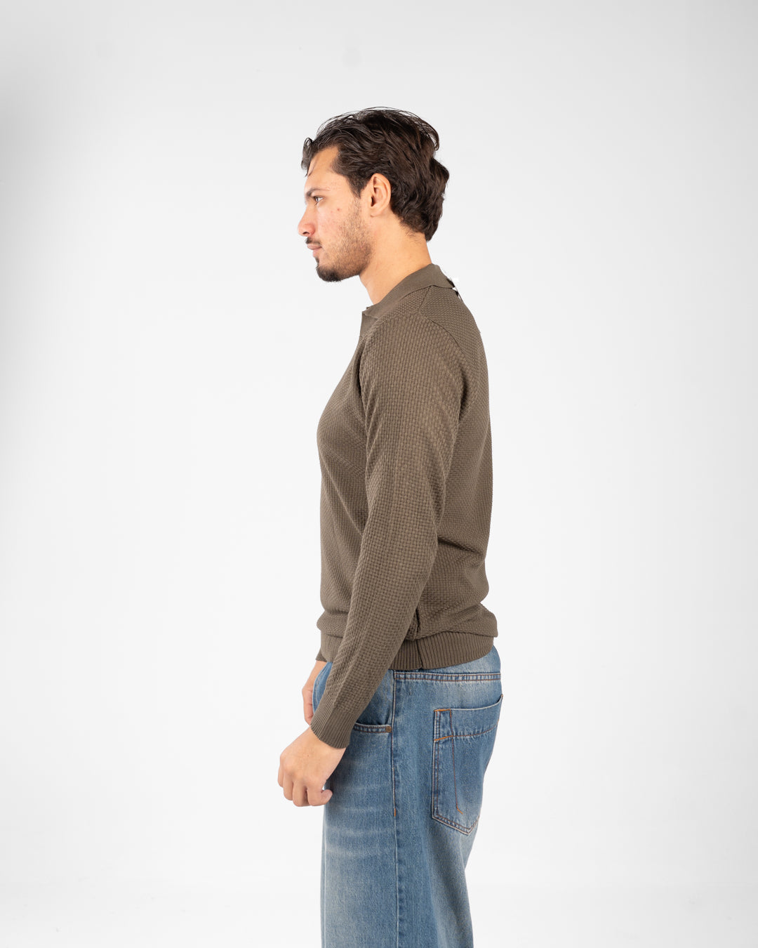 بلوفر رجالي أساسي بياقة