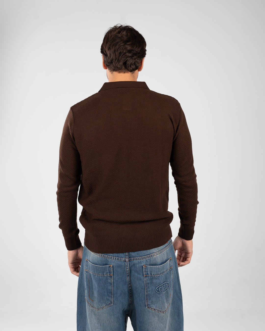 بلوفر رجالي أساسي بياقة