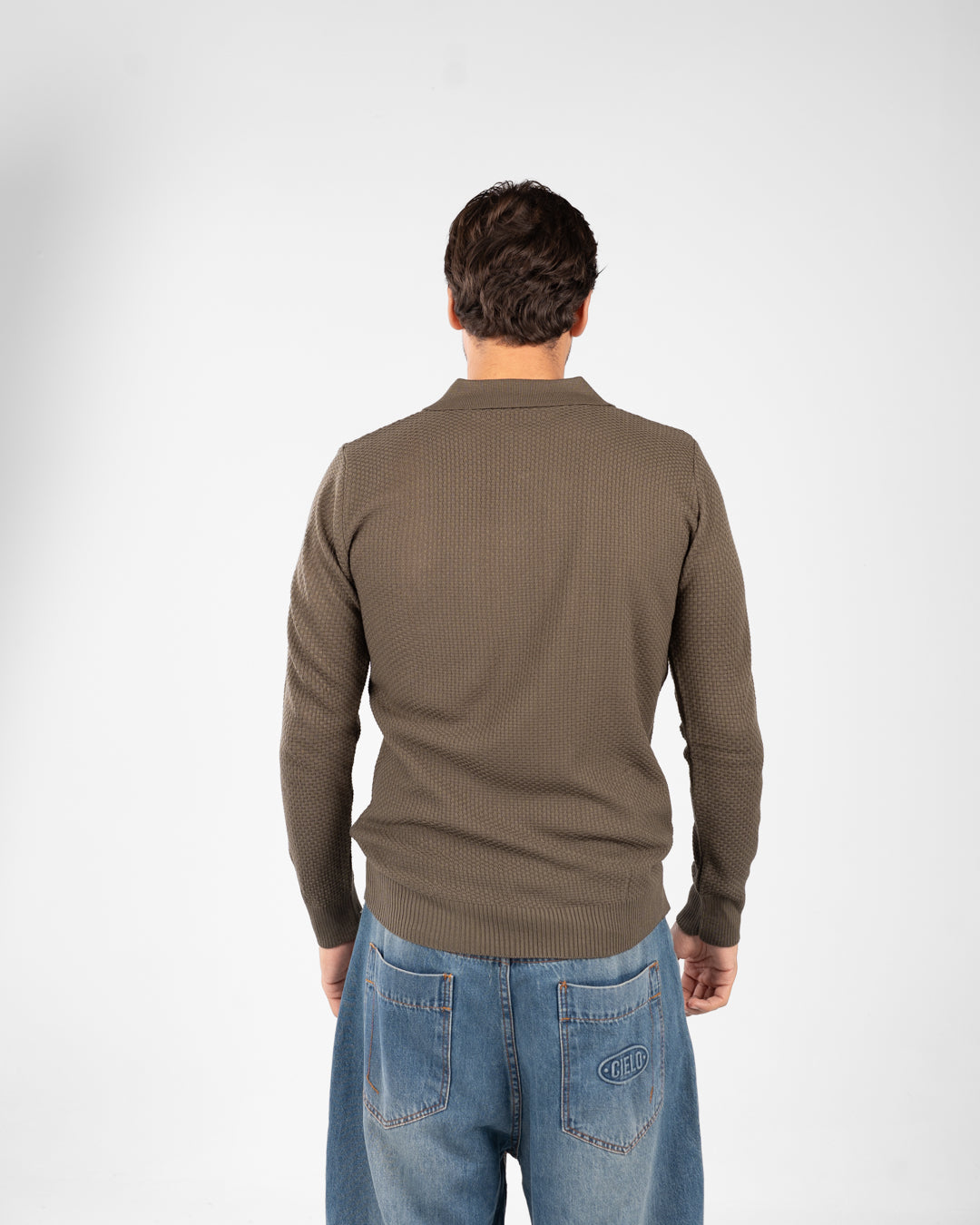 بلوفر رجالي أساسي بياقة